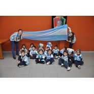 Los más pequeños celebraron el DIA DE LA BANDERA